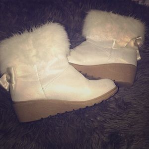 White snow Boots